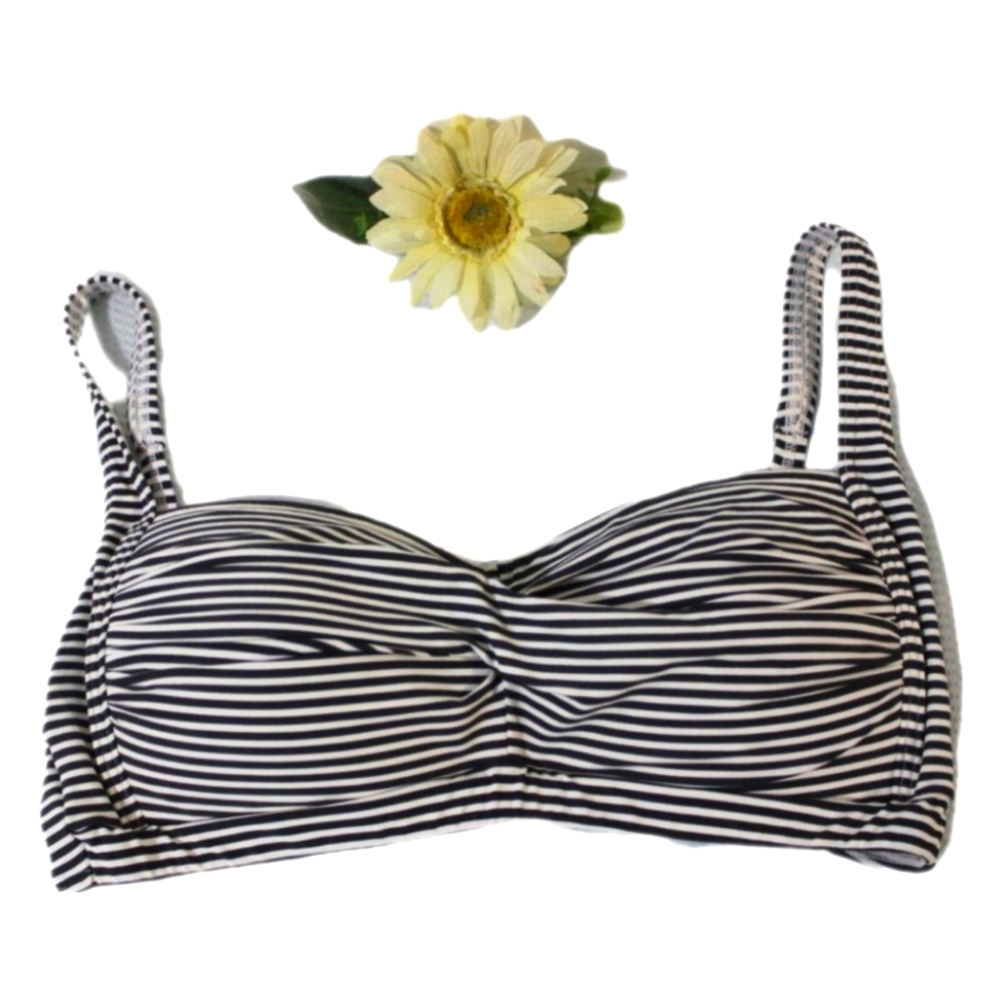 🚨 $5 w/Bundle 2+Items 🔥 Nip Tuck Swim Black White Twist Bikini Top US Size 8